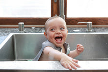 Load image into Gallery viewer, Warm Heart™ Bath Bib